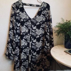 Black and white Flowy flower dress